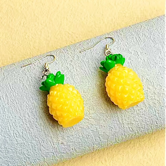Fashion Jewelry Jewelry - ❌SOLD❌ Pineapple Fruit Shaped Plastic Pendant Drop Dangle Earrings NEW